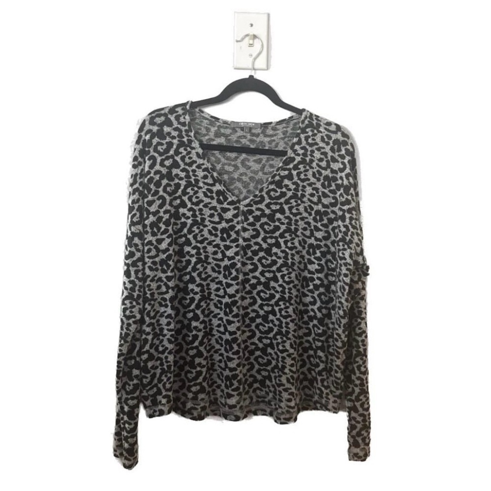 💥Chic Leopard Print V-Neck Sweater